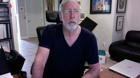 Snapshot of bustinout99 chatting on 02/22/25, 03:03 afternoon wood online show from 02/22/25, 03:03