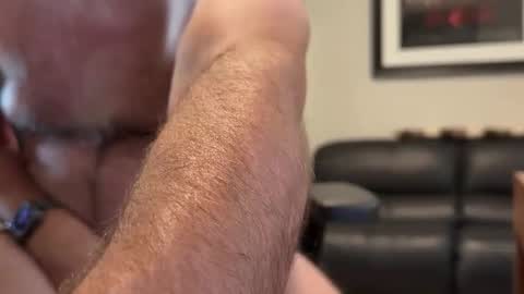 Snapshot of bustinout99 chatting on 10/05/25, 05:22 afternoon wood online show from 10/05/25, 05:22