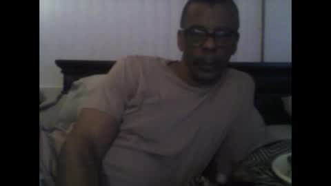 Busturgutzgd1 online show from 12/19/24, 07:07