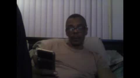 Busturgutzgd1 online show from 12/20/24, 01:58