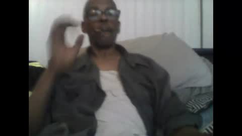 Busturgutzgd1 online show from 12/23/24, 05:49