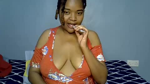 Snapshot of busty_kenzi chatting on 07/10/26, 04:20 busty kenzi online show from 07/10/26, 04:20