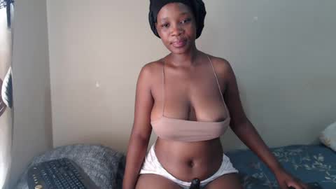 Snapshot of bustybunny_ chatting on 07/24/26, 09:18 bustybunny_ online show from 07/24/26, 09:18