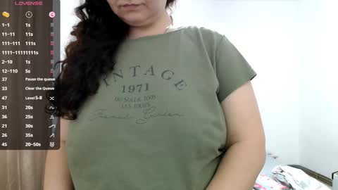 Snapshot of bustyemma chatting on 11/20/25, 08:03 Emma online show from 11/20/25, 08:03