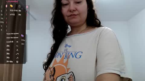 Snapshot of bustyemma chatting on 11/23/25, 10:04 Emma online show from 11/23/25, 10:04