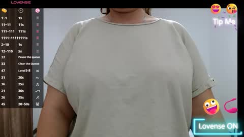 Snapshot of bustyemma chatting on 11/27/25, 12:18 Emma online show from 11/27/25, 12:18