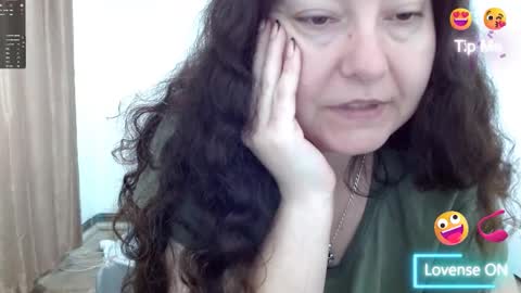 Snapshot of bustyemma chatting on 12/04/25, 06:44 Emma online show from 12/04/25, 06:44