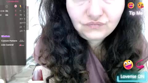 Snapshot of bustyemma chatting on 12/17/25, 08:20 Emma online show from 12/17/25, 08:20