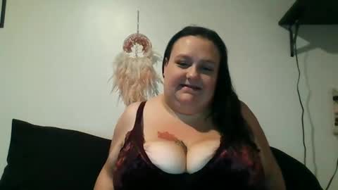 Snapshot of bustymilf94 chatting on 12/14/25, 02:39 bustymilf94 online show from 12/14/25, 02:39