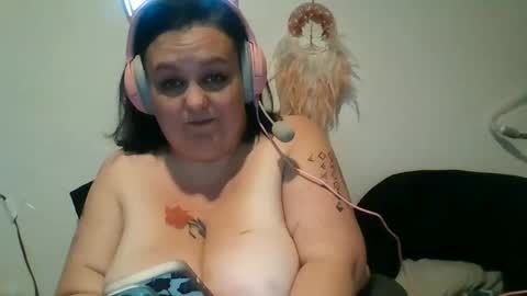 Snapshot of bustymilf94 chatting on 02/03/26, 09:09 bustymilf94 online show from 02/03/26, 09:09