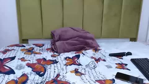 bustytessa37 online show from 10/15/25, 03:12