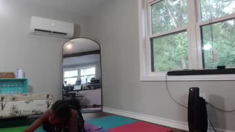 Snapshot of butt3rcup chatting on 09/29/25, 10:58 Goddess online show from 09/29/25, 10:58