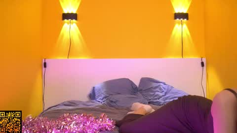 Snapshot of butteflai chatting on 11/12/25, 05:24 butteflai online show from 11/12/25, 05:24