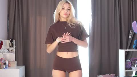 butteflai online show from 03/09/26, 06:50