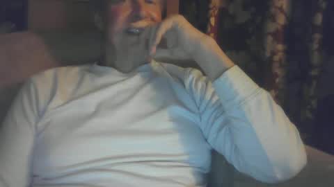 Snapshot of butterband chatting on 10/14/25, 06:03 butterband online show from 10/14/25, 06:03