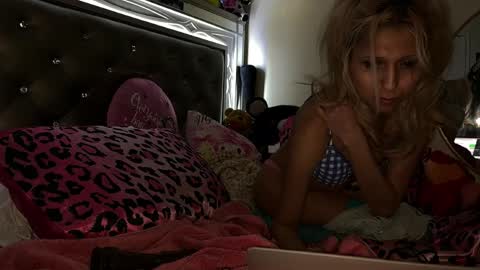 buttercupbimbo online show from 01/21/25, 05:41