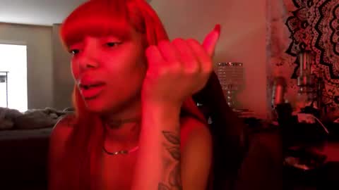 Snapshot of butterflybootyy chatting on 10/10/25, 01:10 butterfly booty online show from 10/10/25, 01:10