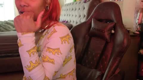 Snapshot of butterflybootyy chatting on 10/17/25, 05:15 butterfly booty online show from 10/17/25, 05:15