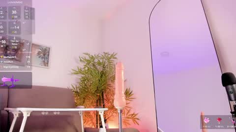 Snapshot of butterflyy1 chatting on 12/08/24, 12:40 butterflyy1 online show from 12/08/24, 12:40