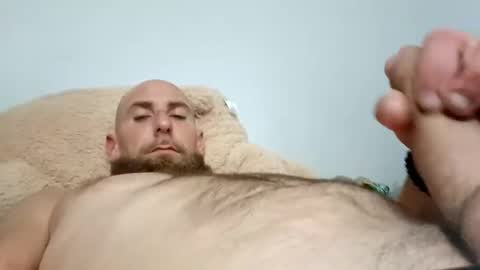 Snapshot of bwc1992863 chatting on 11/15/25, 07:49 Hugeuncut92 online show from 11/15/25, 07:49