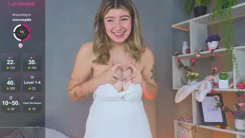 Snapshot of byteblush chatting on 12/04/24, 02:26 Kira online show from 12/04/24, 02:26