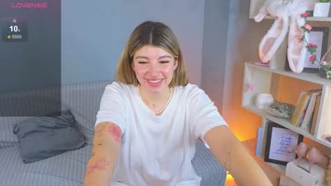 Snapshot of byteblush chatting on 01/11/25, 11:12 Kira online show from 01/11/25, 11:12