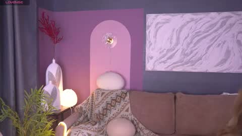 Snapshot of byteblush chatting on 10/14/25, 12:17 Kira online show from 10/14/25, 12:17