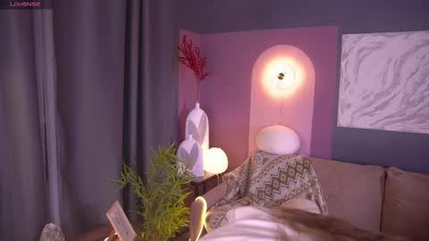 Snapshot of byteblush chatting on 10/15/25, 03:23 Kira online show from 10/15/25, 03:23