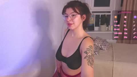 Snapshot of byteblush chatting on 11/20/25, 02:50 Kira online show from 11/20/25, 02:50