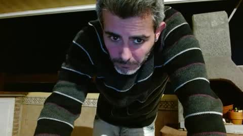 Snapshot of c0llinfarrell chatting on 02/06/25, 06:35 Collin Farrel online show from 02/06/25, 06:35