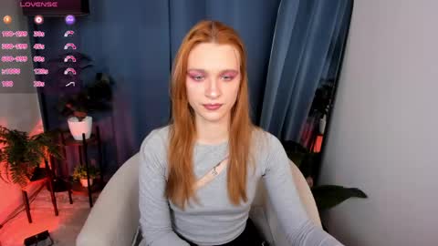 Snapshot of c_moonie_ chatting on 05/23/26, 08:57 Polly online show from 05/23/26, 08:57