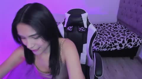 Snapshot of caelisse_cb chatting on 12/02/25, 02:23 caelisse_cb online show from 12/02/25, 02:23