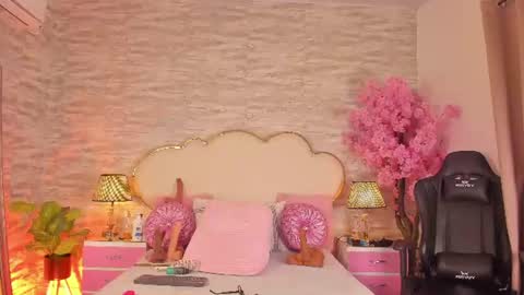 Cahitlin  online show from 08/06/26, 05:53