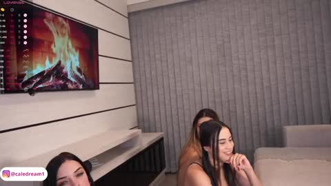 Snapshot of calehot98 chatting on 11/10/25, 02:32 https online show from 11/10/25, 02:32