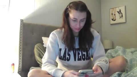 Snapshot of calicambri chatting on 12/21/24, 12:09 The Cali Cambri online show from 12/21/24, 12:09