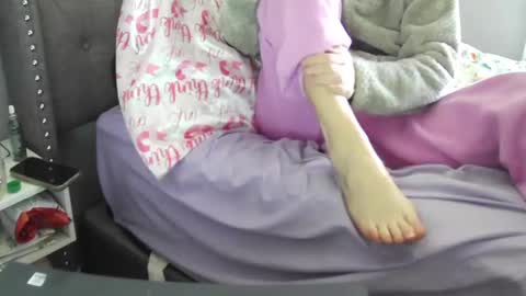 Snapshot of calicambri chatting on 01/04/25, 04:11 The Cali Cambri online show from 01/04/25, 04:11