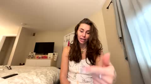 Snapshot of calicambri chatting on 09/22/25, 01:35 The Cali Cambri online show from 09/22/25, 01:35