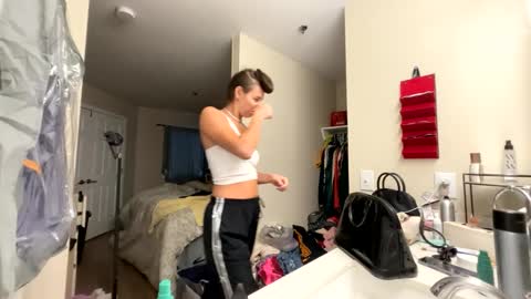 Snapshot of calicambri chatting on 09/27/25, 09:53 The Cali Cambri online show from 09/27/25, 09:53