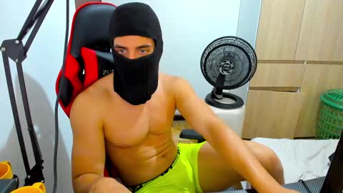 calihotcaliente27 online show from 12/09/24, 01:13