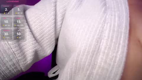 Snapshot of caliope_goddess1 chatting on 12/18/25, 10:43 caliope_goddess1 online show from 12/18/25, 10:43