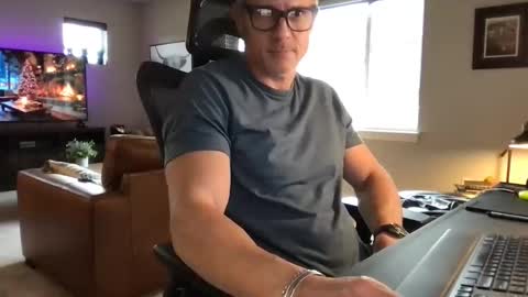 calirsedmo online show from 12/19/25, 07:32