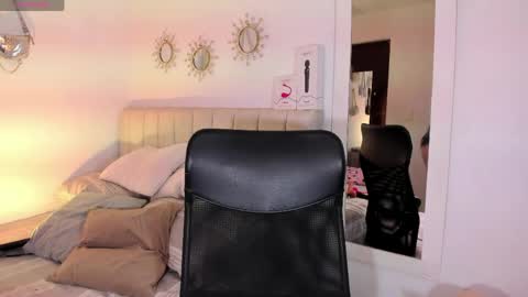 Snapshot of call_me_nora chatting on 05/30/26, 08:55 NORA online show from 05/30/26, 08:55