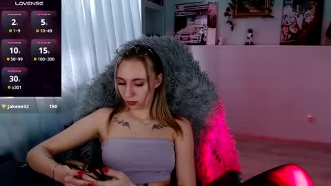 Snapshot of callerbowltim chatting on 02/21/25, 11:01 alextim online show from 02/21/25, 11:01