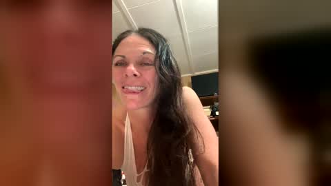 Snapshot of calli_girl420 chatting on 02/14/26, 04:42 Calli online show from 02/14/26, 04:42