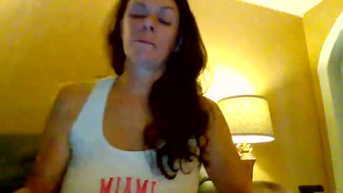 Snapshot of calli_girl420 chatting on 08/06/26, 01:40 Calli online show from 08/06/26, 01:40
