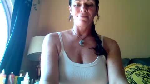 Snapshot of calli_girl420 chatting on 08/06/26, 08:00 Calli online show from 08/06/26, 08:00