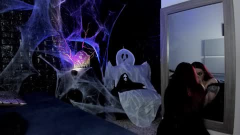 calliope_dark online show from 10/31/25, 03:24