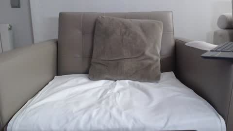 callme_kim online show from 03/10/26, 08:47