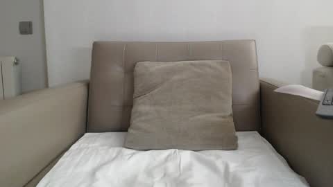 callme_kim online show from 04/16/26, 09:39