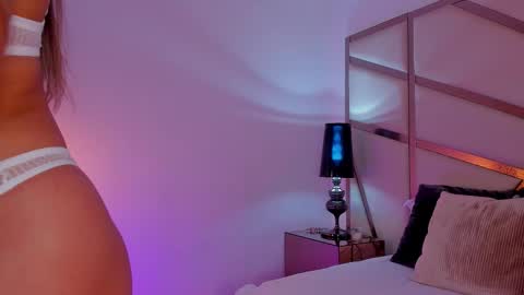 Snapshot of callmeanna_ chatting on 11/22/25, 11:48 Anna Banana online show from 11/22/25, 11:48